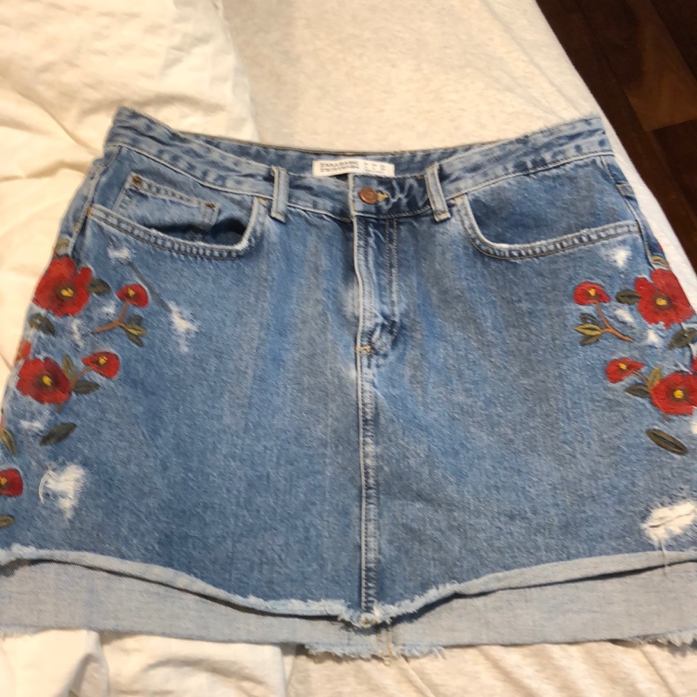 zara floral denim skirt